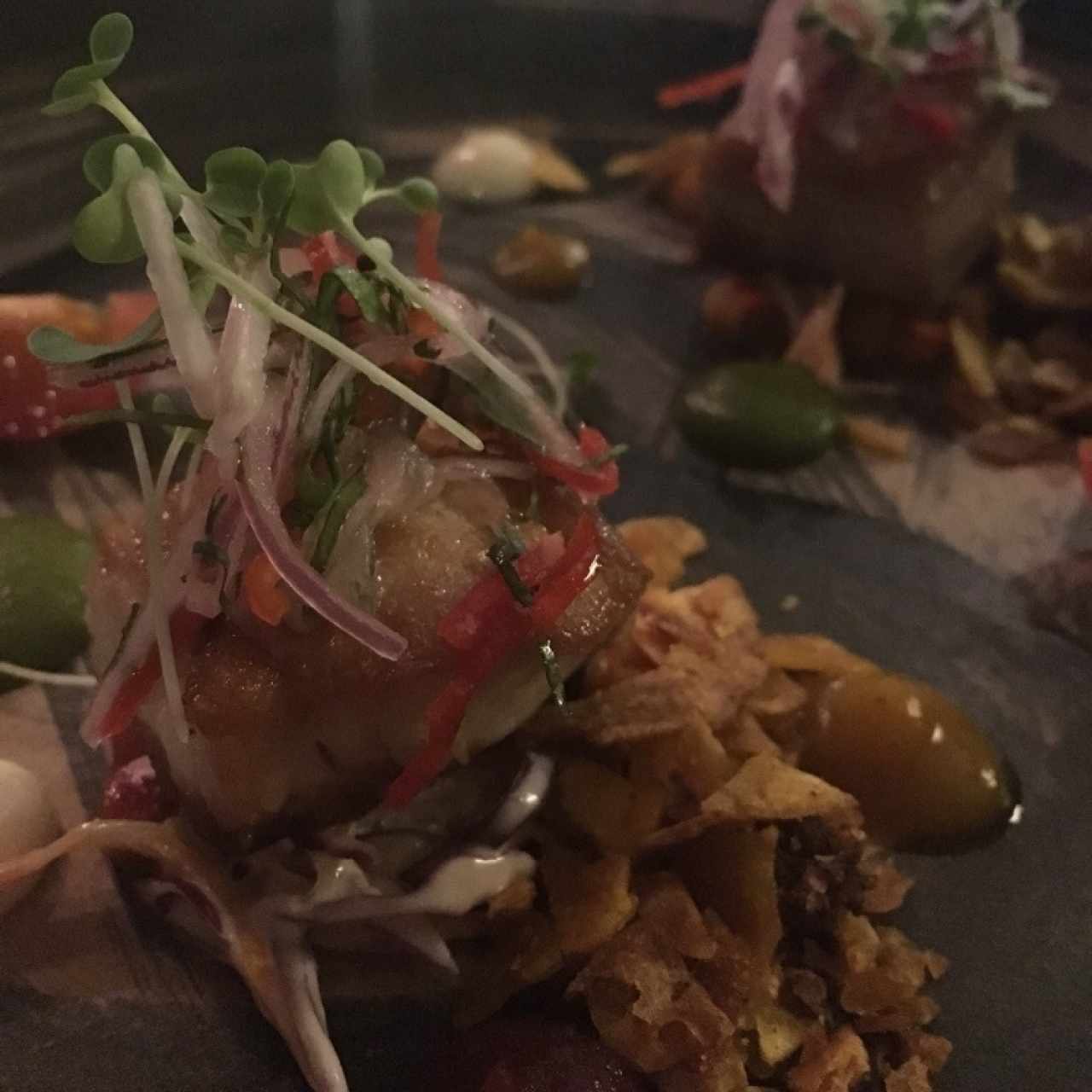 pargo frito con ensalada rayada 
