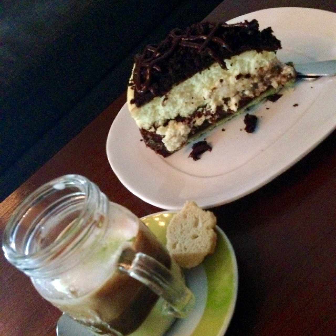 Bombón Amelie y Cheesecake de brownie