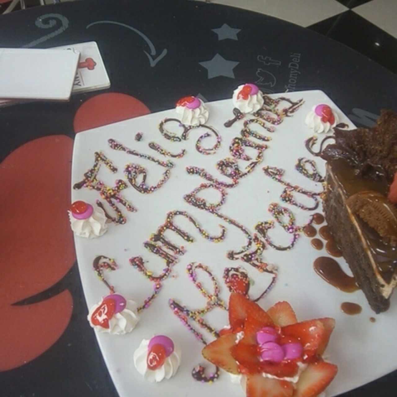 postre decorado para cumpleaños