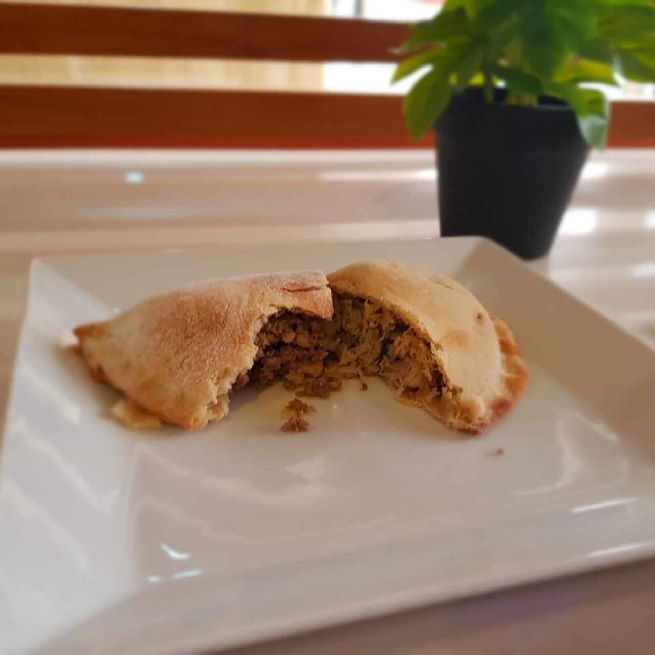 Pastelito relleno de carne molida 