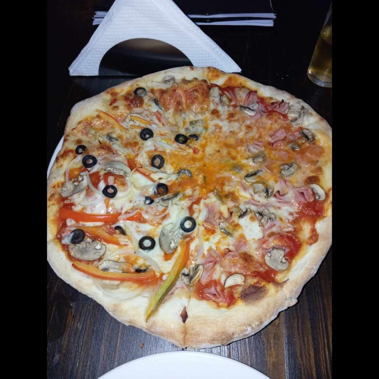 Pizza mixta (vegetariana y jamón champiñones)