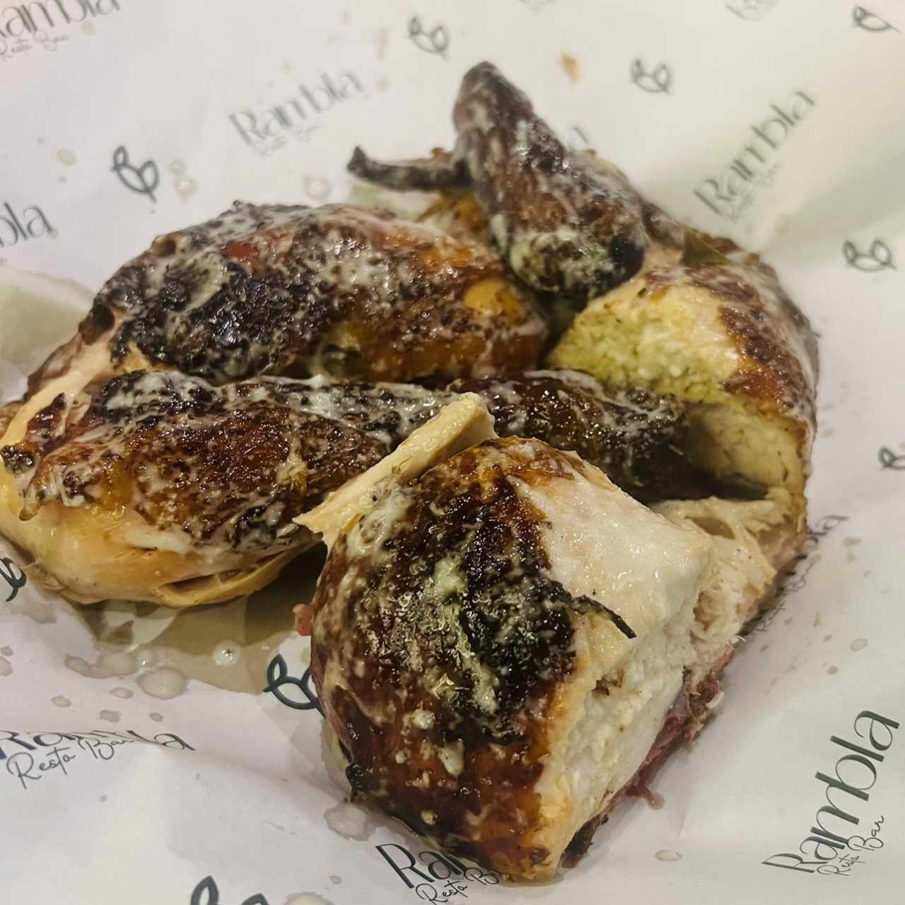Medio pollo en brasa