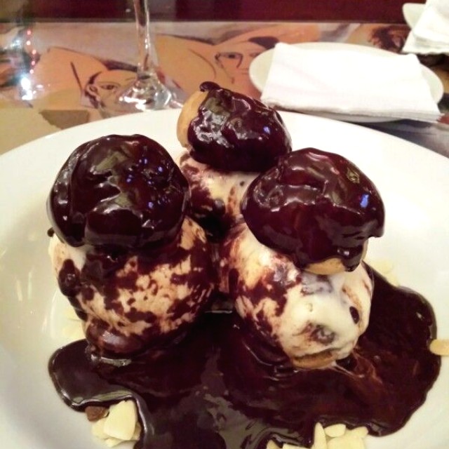 Profiteroles 