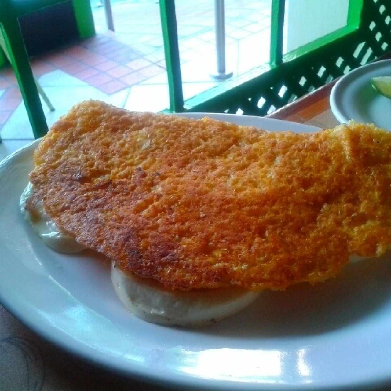 Cachapa con queso telita: mal montada, seca y fría