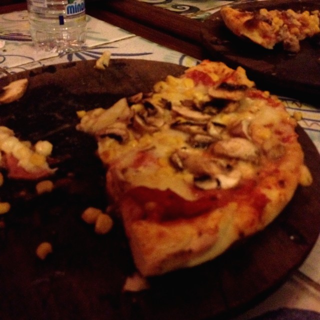 Peperoni con hongos y maiz 