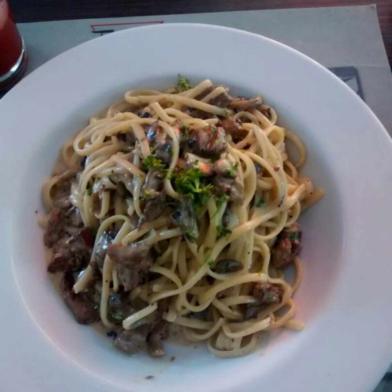 Pasta tríptico con trío de hongos