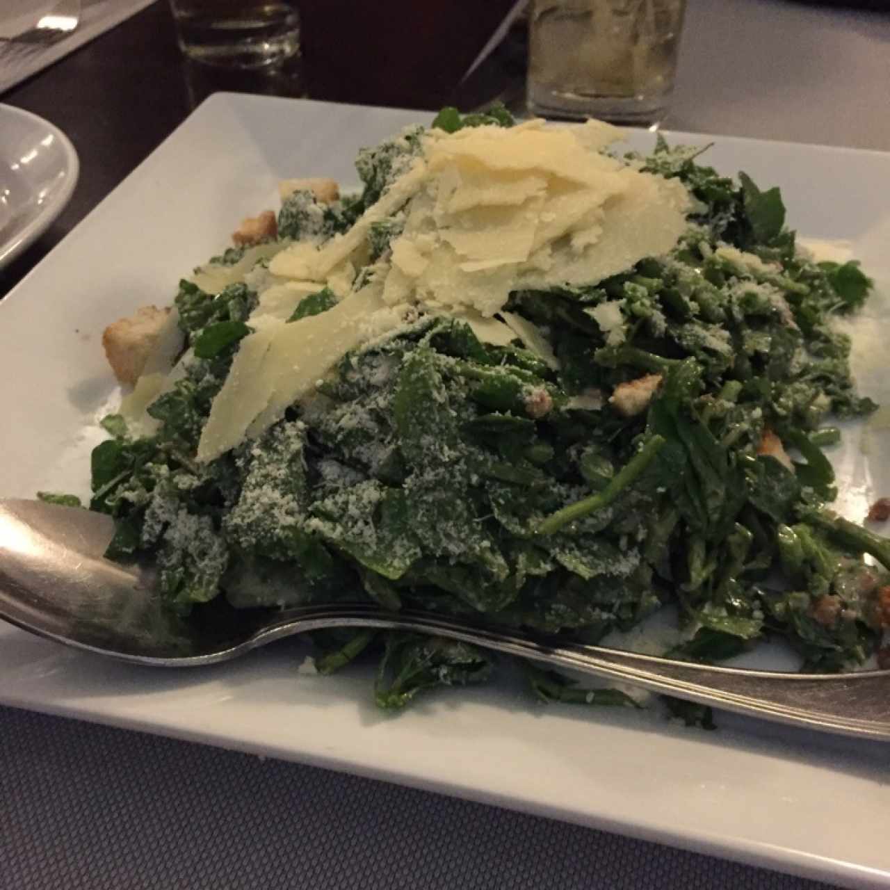 Ensalada cesar de berros