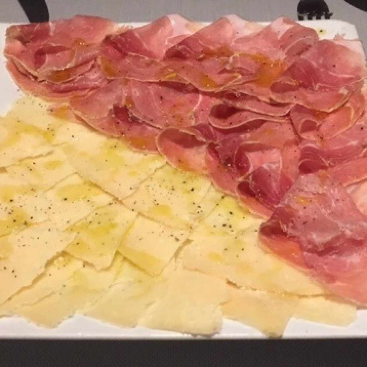 Entrada de Jamón serrano y queso manchego
