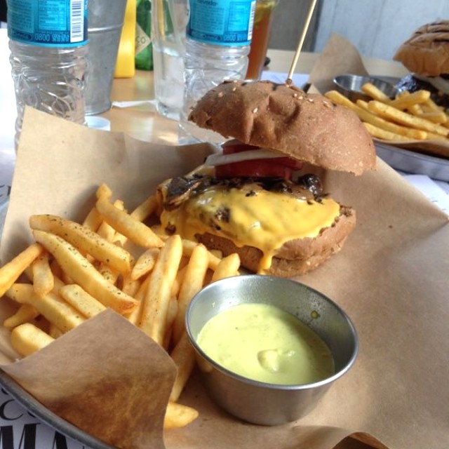 Hamburguesa con pan integral